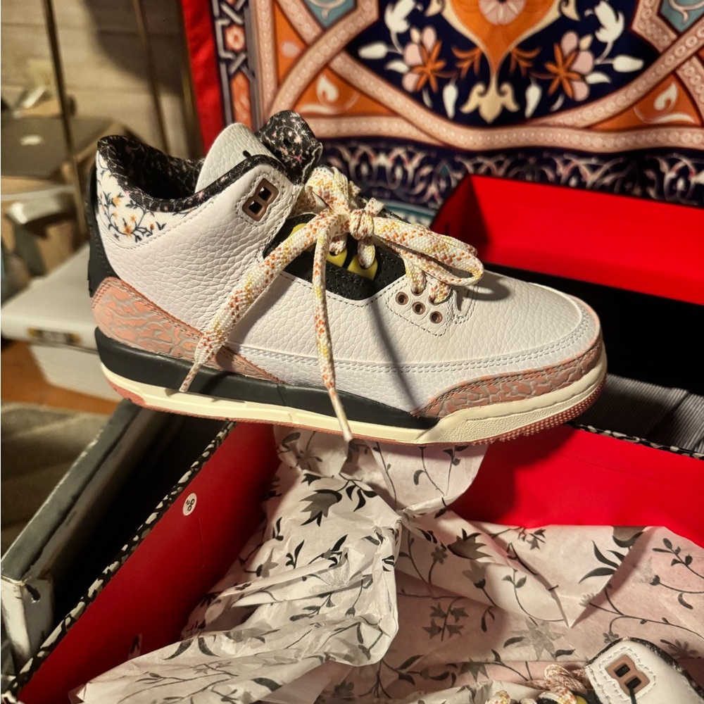 Nike Jordan Women's White and Pink Sneakers